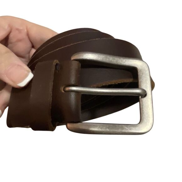 Fossil Men’s Leather Silver Buckle Belt - Picture 3 of 9